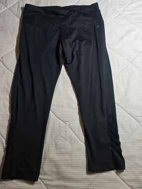 Danskin Crop Black Leggings Gathered At Leg Opening